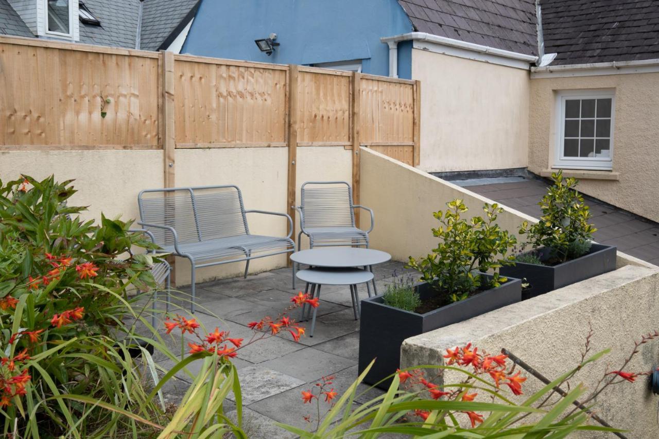 Ivydene - Beautiful Cottage, Stone Throw From Beach, Wonderful Sea Views Saundersfoot Exterior foto